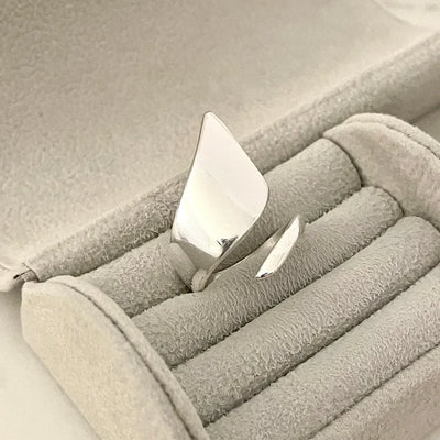 Big Fashion Minimalist Ring