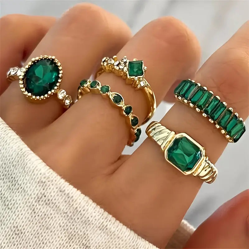 Zarina Exquisite Emerald Ring Set in 14K Gold