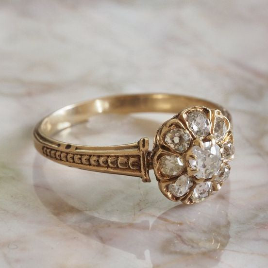 Mandala Crystalline Golden Ring