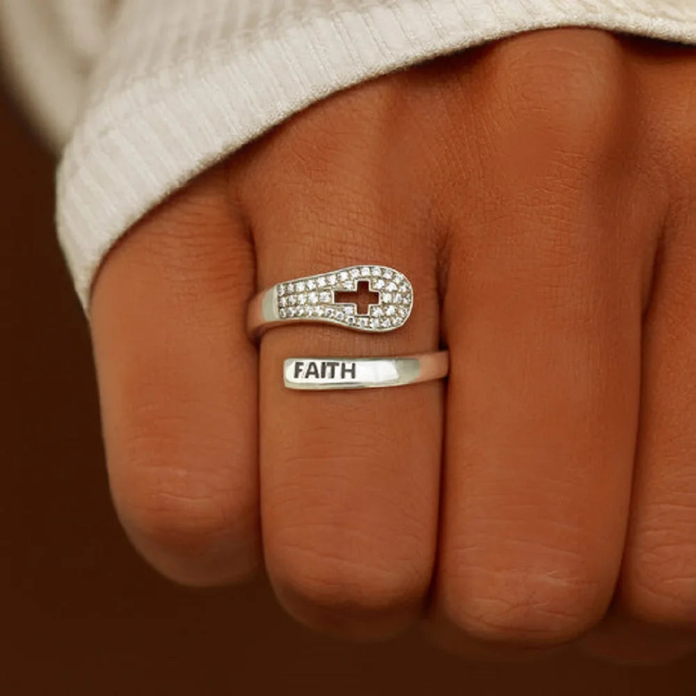 "Fait" Family Ring