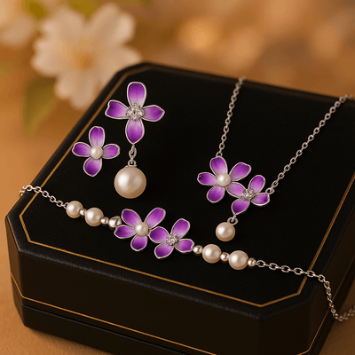 Amoria's Keepsake - Personalized Engraved Locket Necklace