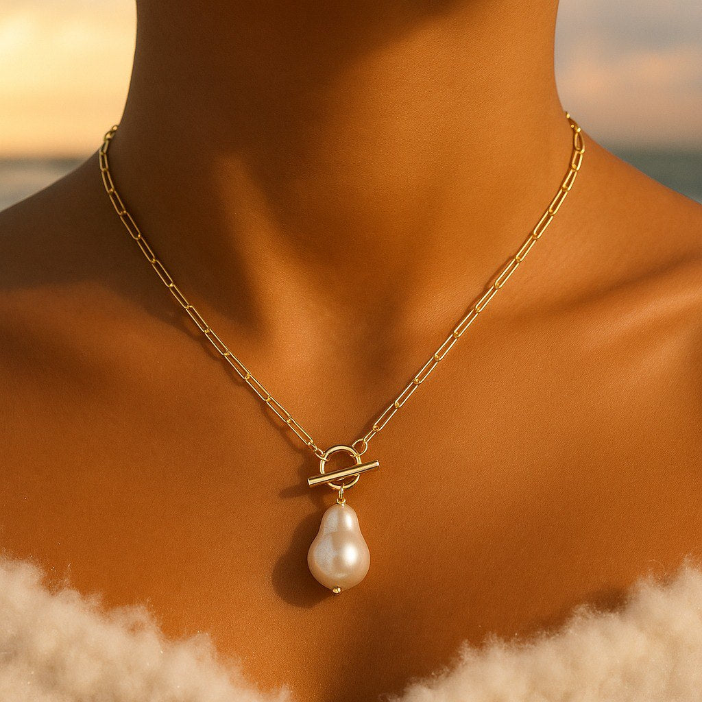 Artemia - Elegant Necklace with a Lustrous Pearl Pendant
