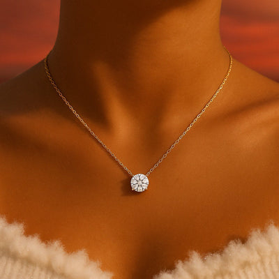 Mirabel Necklace: Elegant Pendant with a Subtle Point of Light