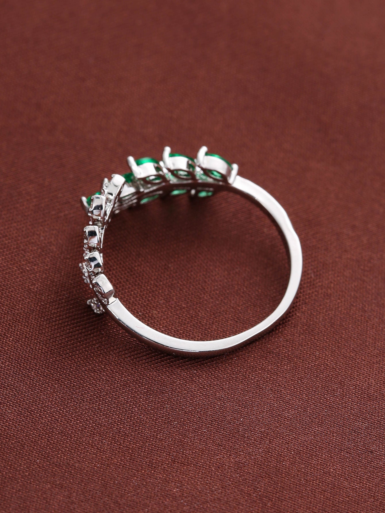 Vivara "Lyselle" Ring in White Gold