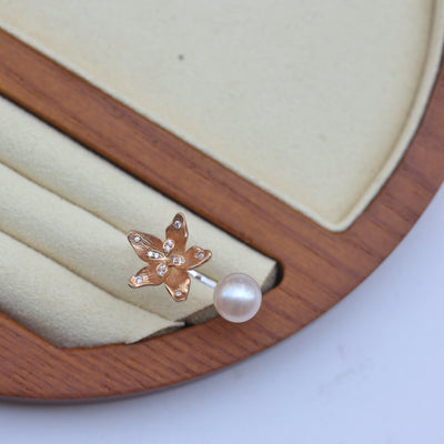 Elegant Freshwater Pearl Ring with Gold Flower Setting