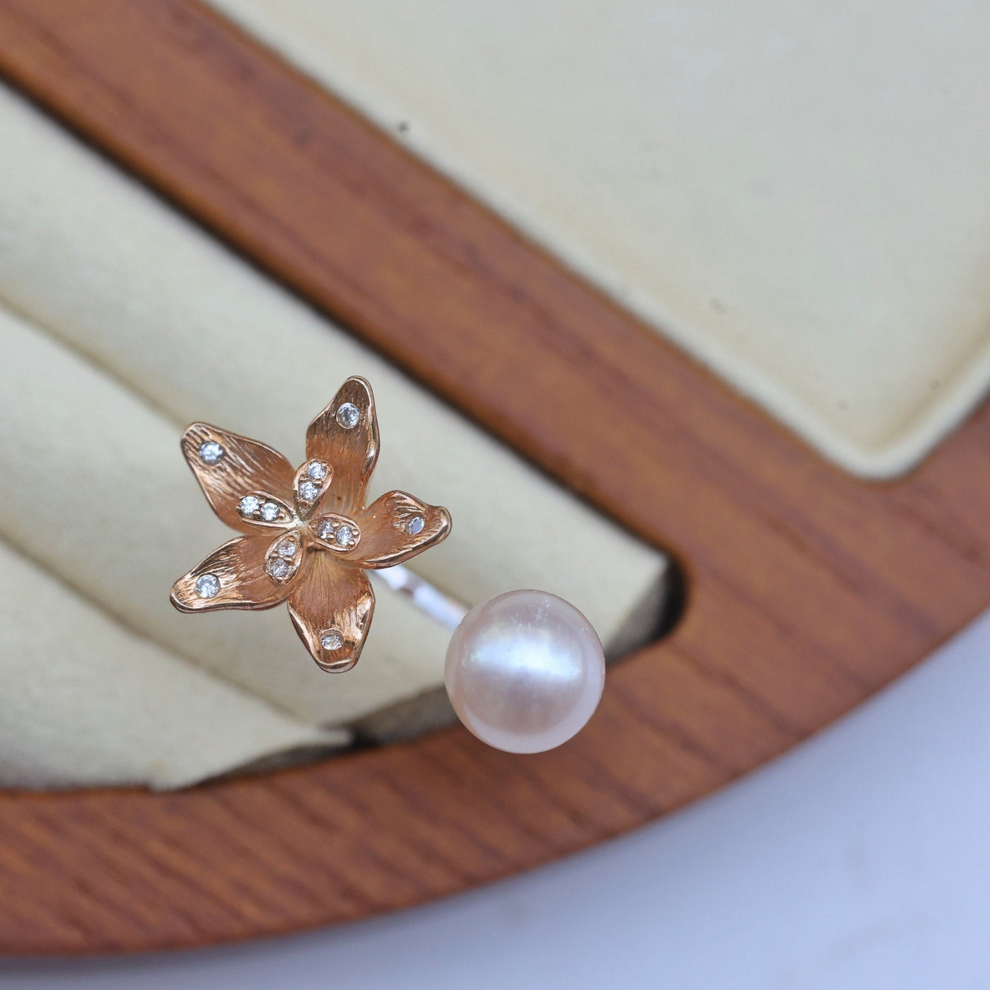 Elegant Freshwater Pearl Ring with Gold Flower Setting