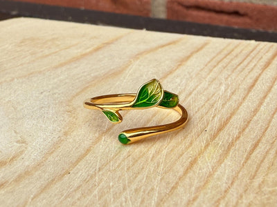 Adjustable Sterling Silver Ring with Green Ivy Leaf Design